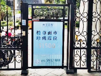 人行通道广告门案例