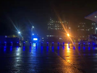 自动液压升降柱