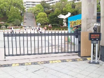 校园停车场车牌识别系统