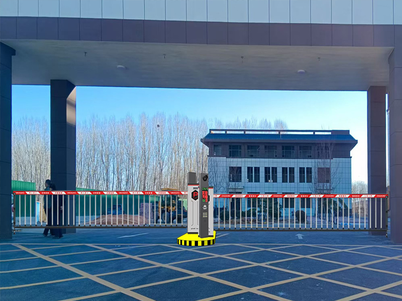 1785760070176471.jpg 工业园空降道闸.jpg